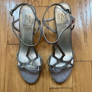 Marinelli nwt size 8 Women's Silver Strappy Sandals